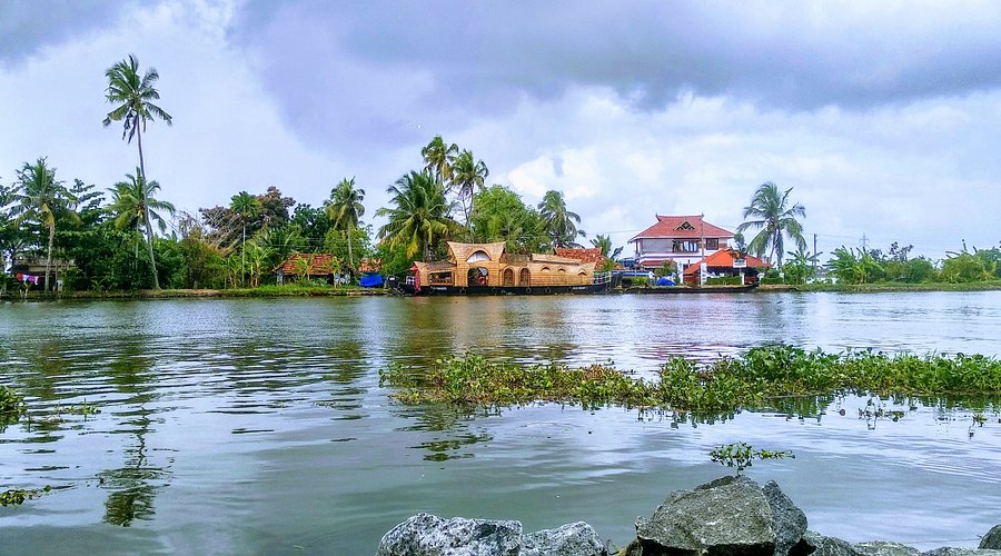 Location Matters for Peaceful Lake Getaways